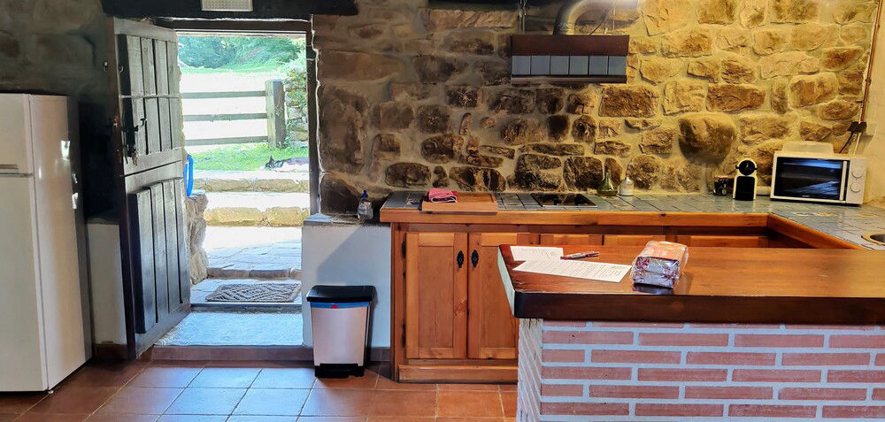 Interior cocina Cabaña Pasiega Cantabria
